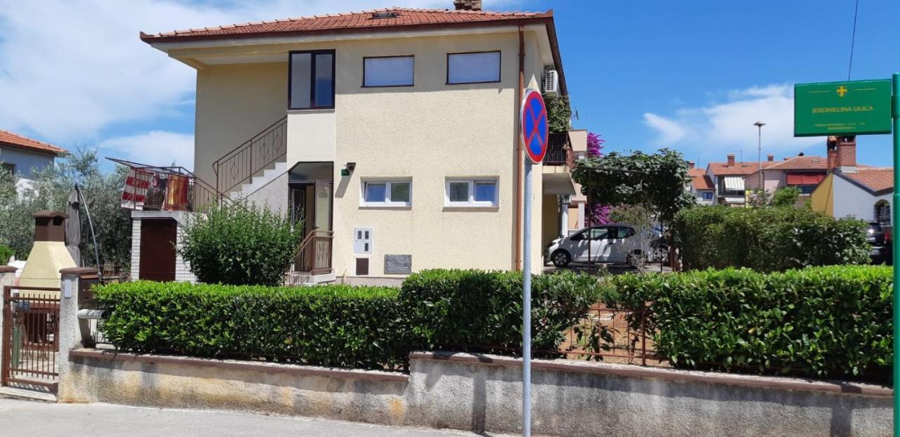 Apartman Lena Pula Exteriör bild