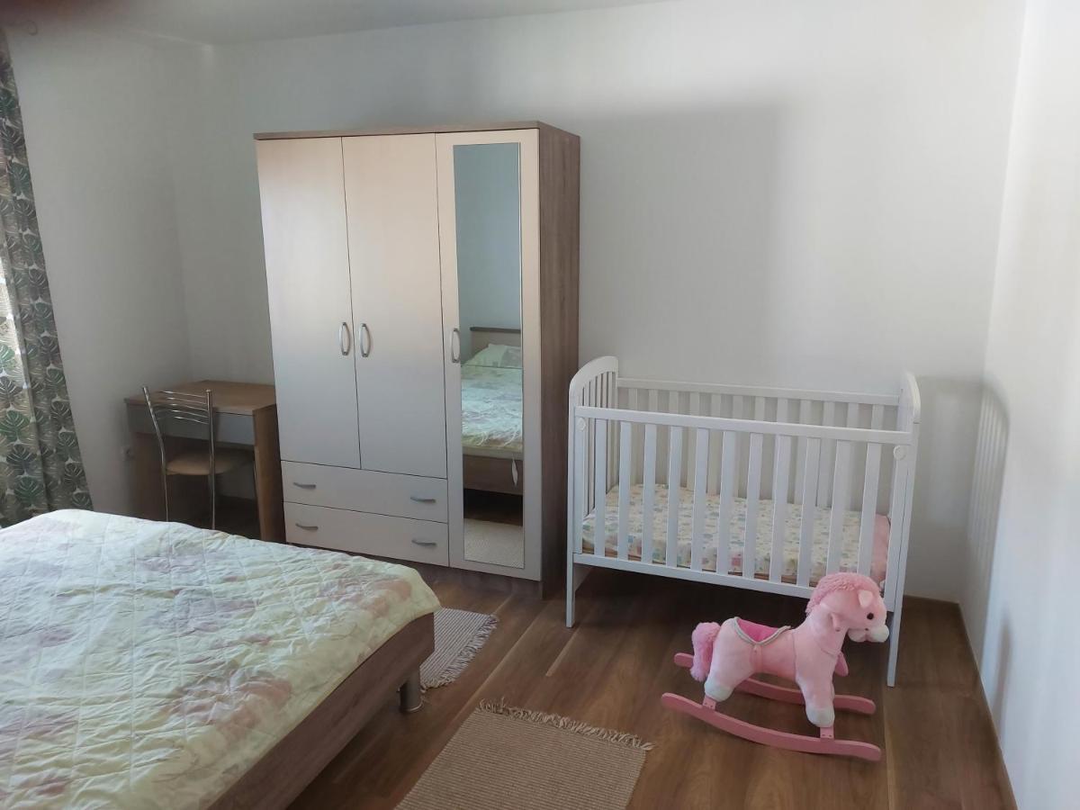 Apartman Lena Pula Exteriör bild