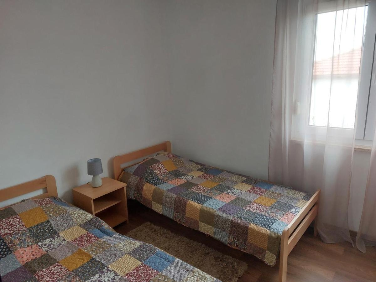 Apartman Lena Pula Exteriör bild